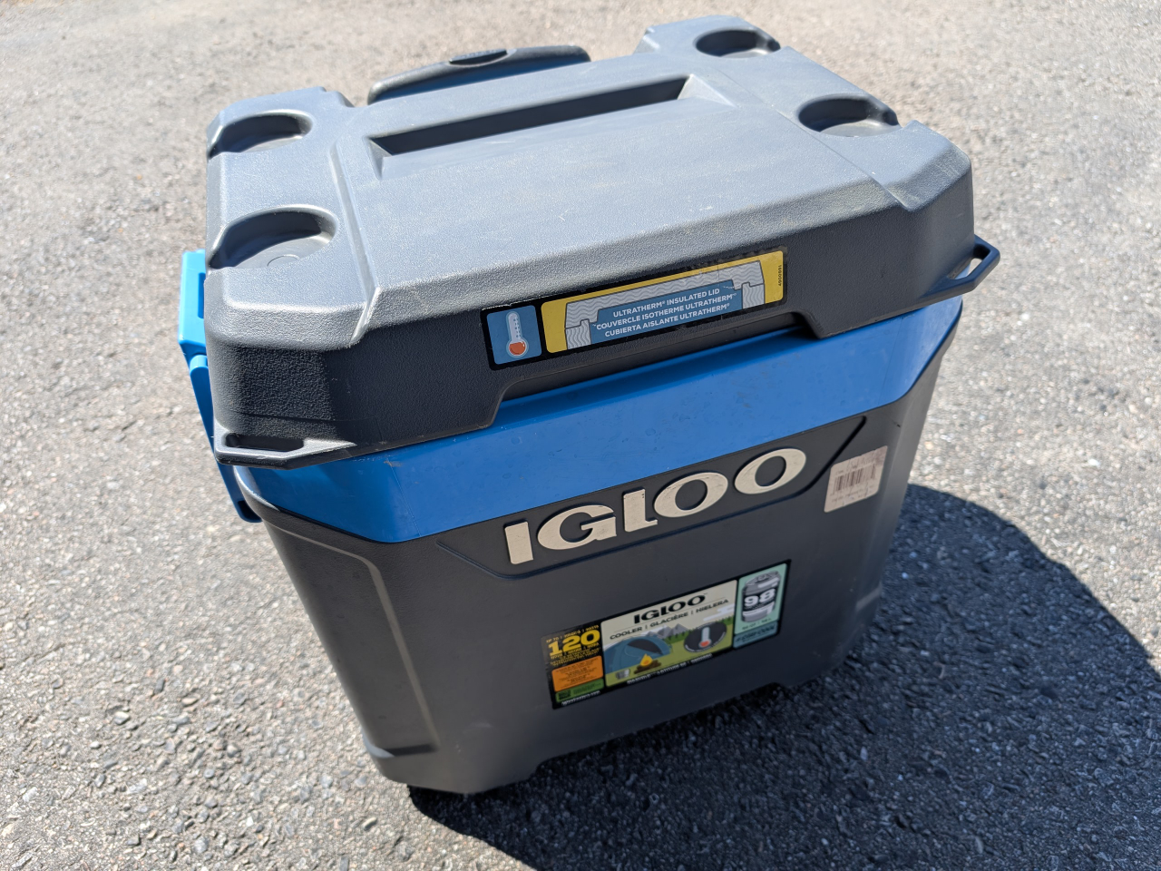 Igloo 120 Can Rolling Cooler
