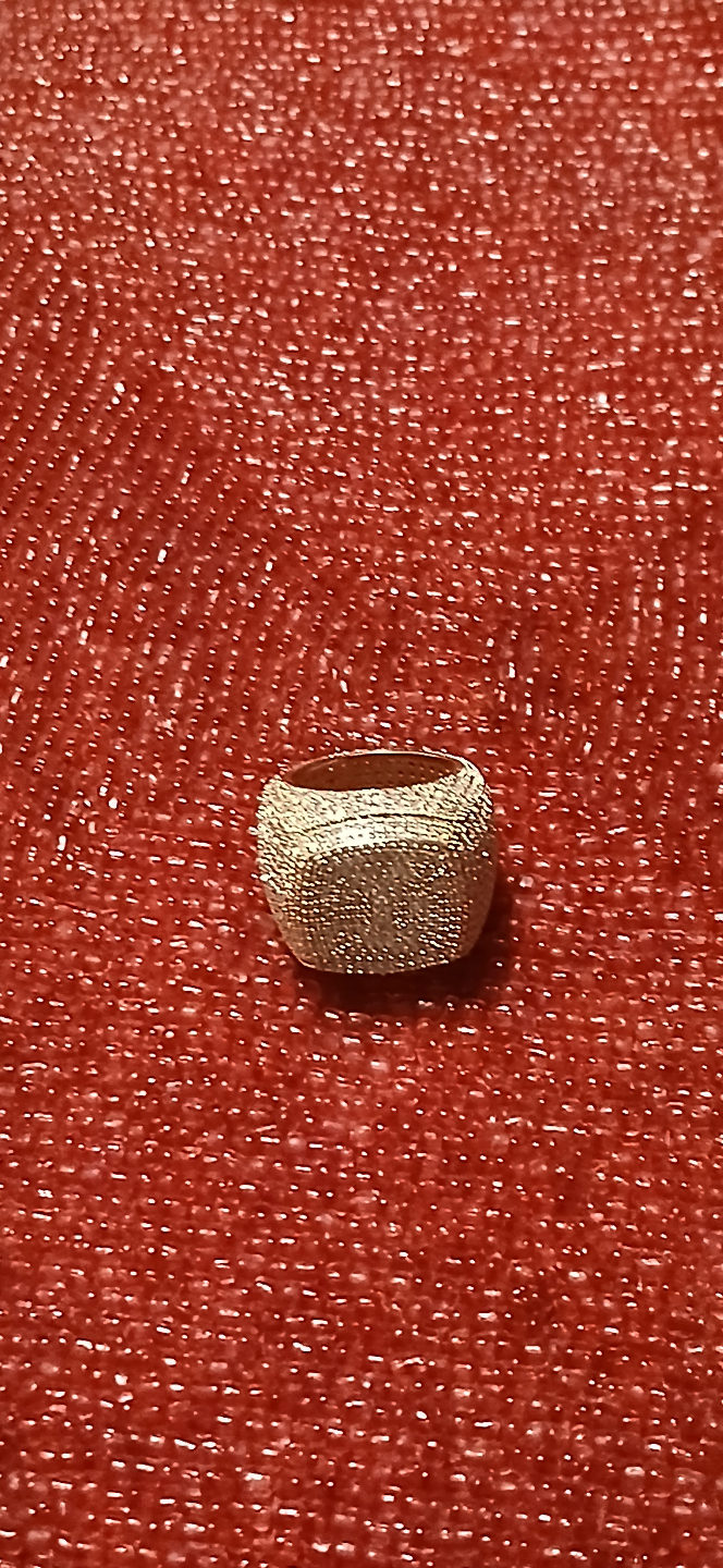 Brand new Gold Tone Cubic Zirconia Statement Ring - photo 3