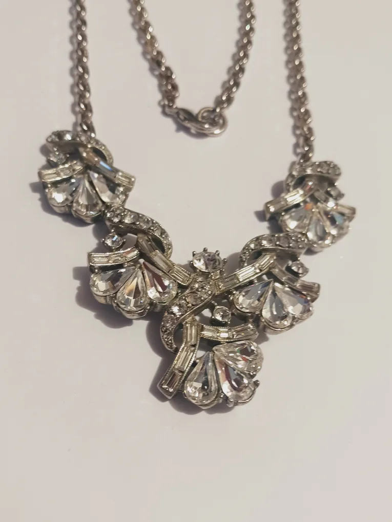 Gorgeous Vintage Ben Amun Czechoslovakian Crystal Necklace image indicator(3)
