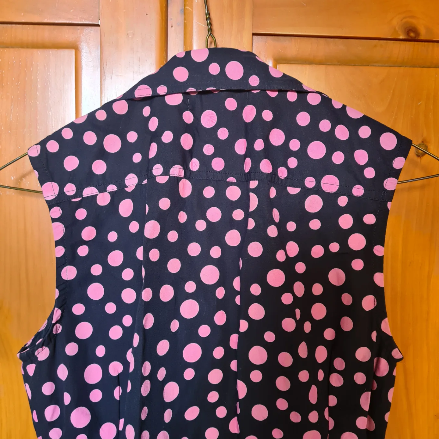 💚Jennifer Sleeveless Polka Dot Blouse - Size M image indicator(5)