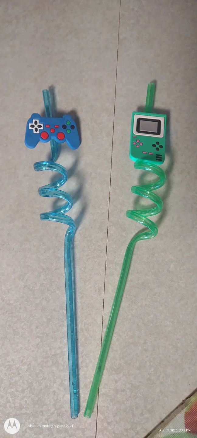 Two Spiral Straws with Game Controller and Game Device Top image indicator(3)