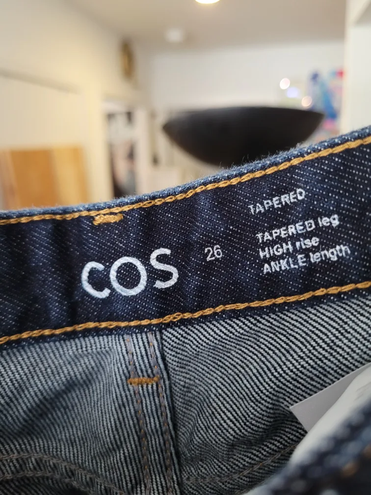 COS Tapered High Rise Ankle Length Jeans - Size 26 image indicator(3)