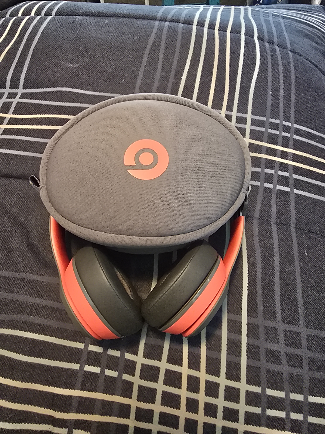Beats Solo Headphones - Coral and Grey - photo 4