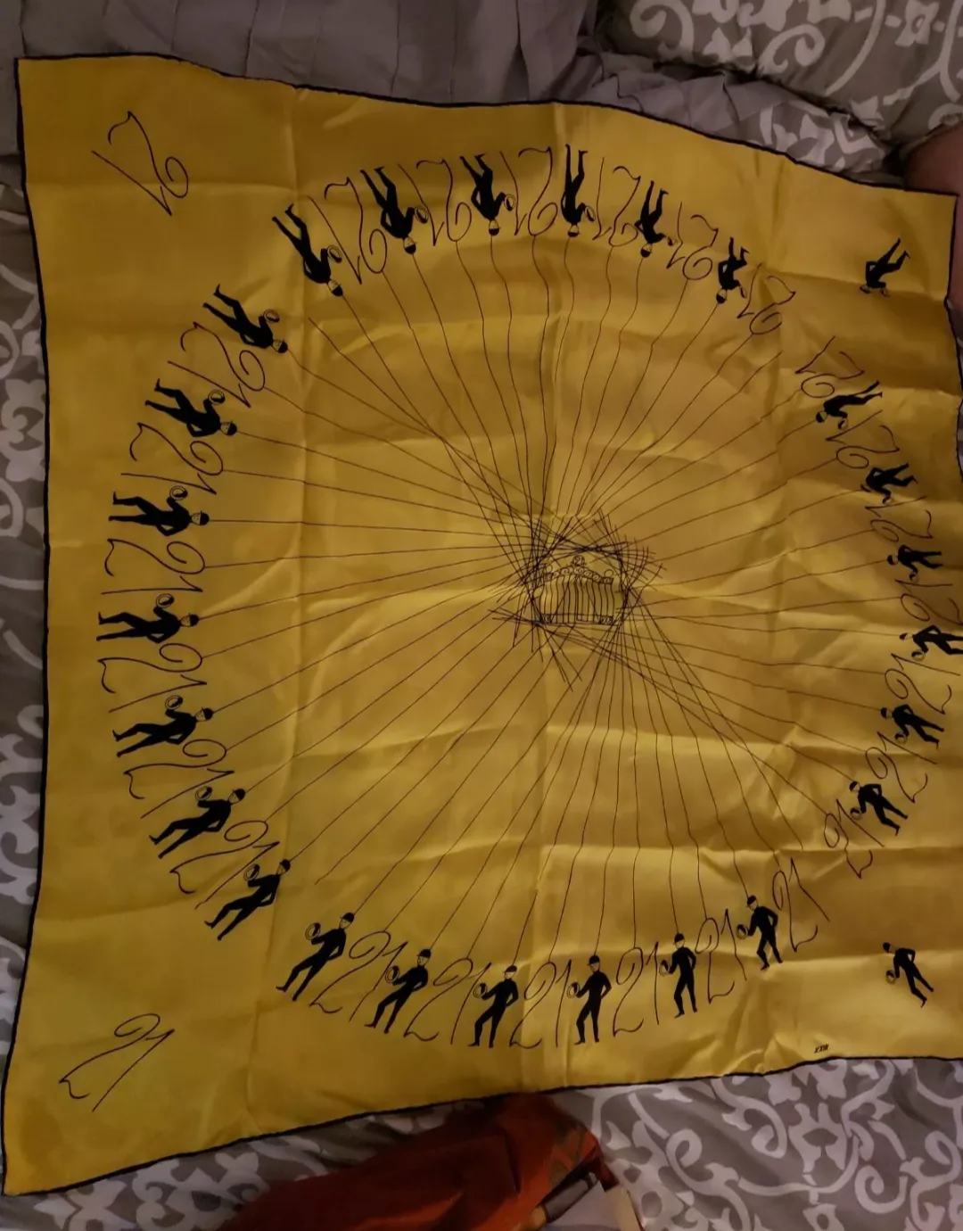 21 Club Collectible Set: Scarves & Tote Bag image indicator(4)