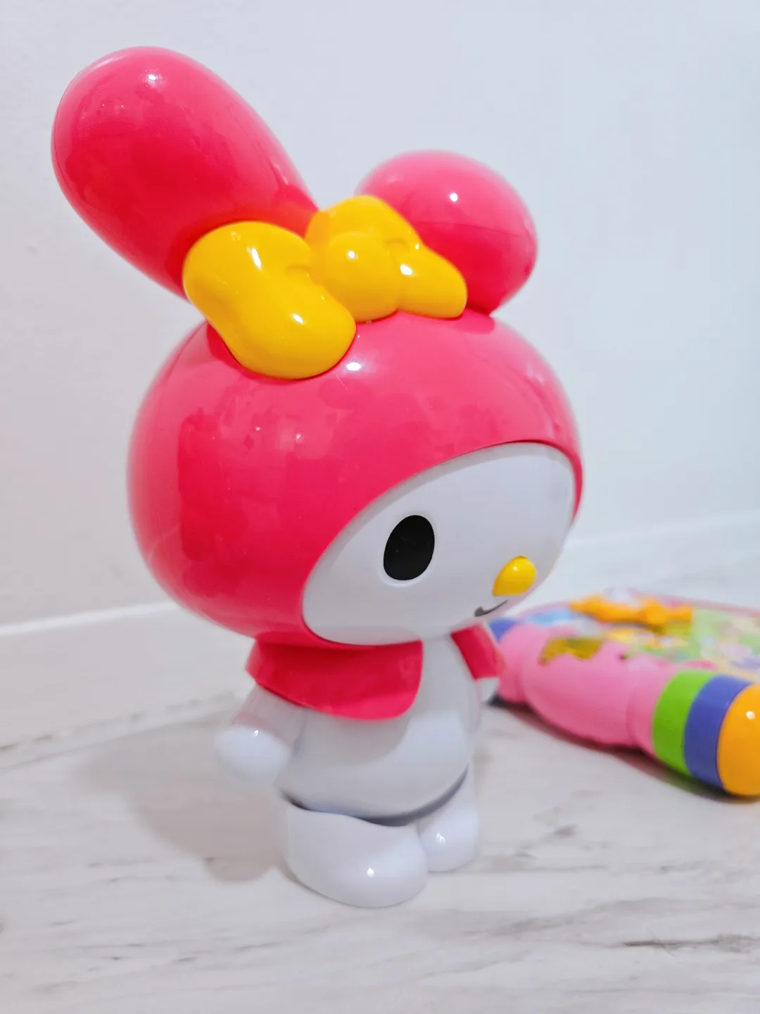 My Melody dancing toy image indicator(2)