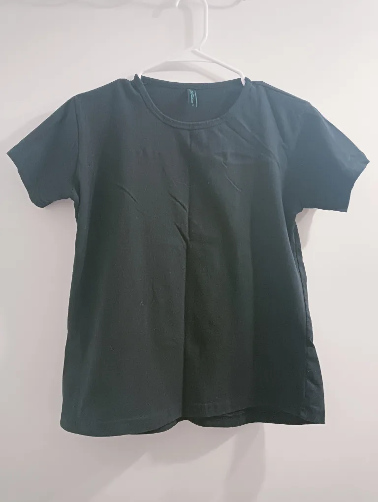 Plain Black T-Shirt thumbnail