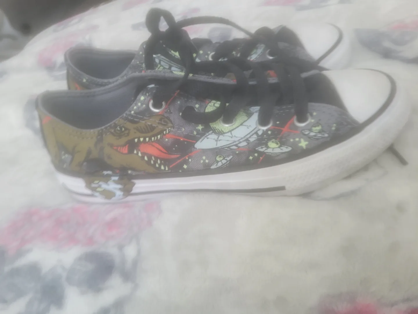 Brand new Converse Dinoverse image indicator(2)