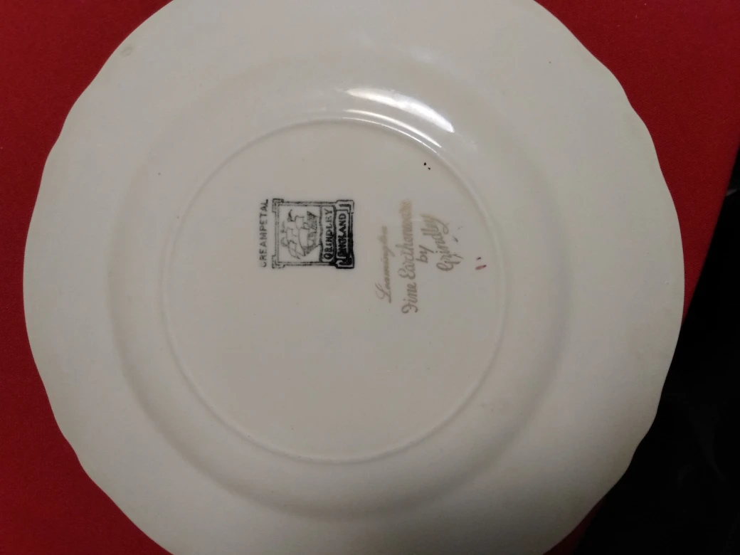 Set of four vintage Churchill plates