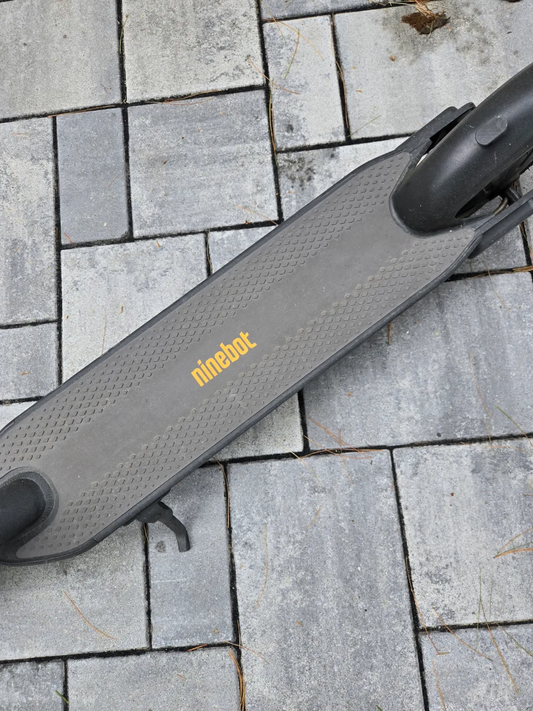 Segway Ninebot Max Electric Scooter image indicator(3)