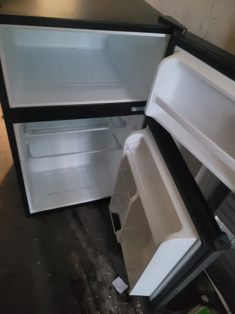 Walsh 3.1 Cu Ft Mini Fridge - Stainless Steel image indicator(3)