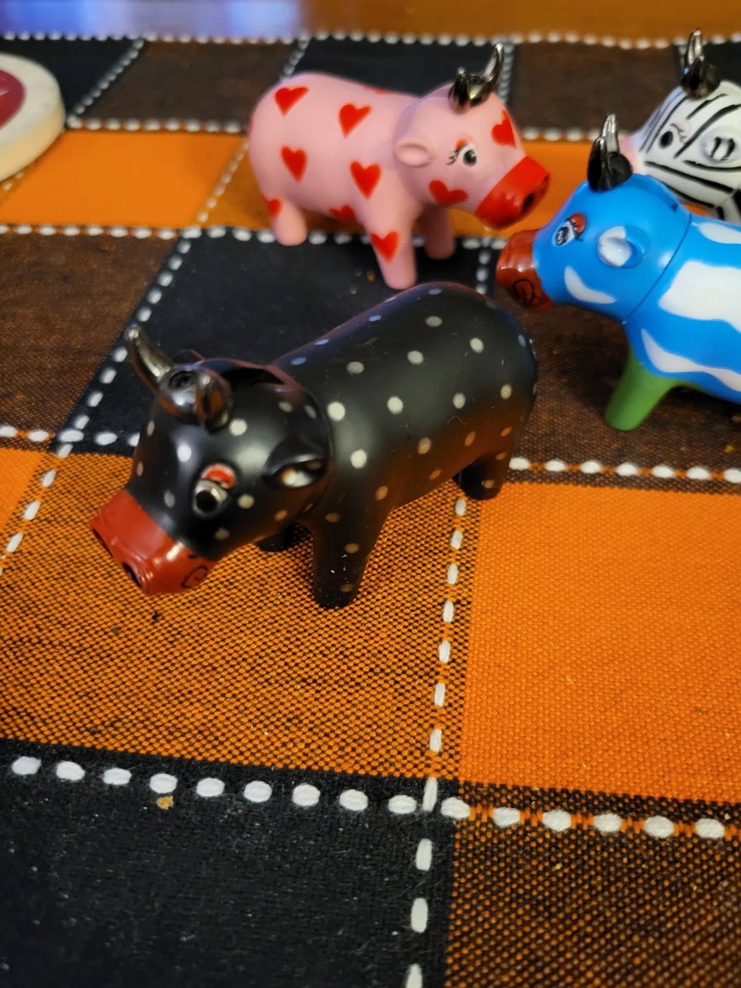 Set of Four Vintage Collectible Cow Butane Lighters image indicator(5)