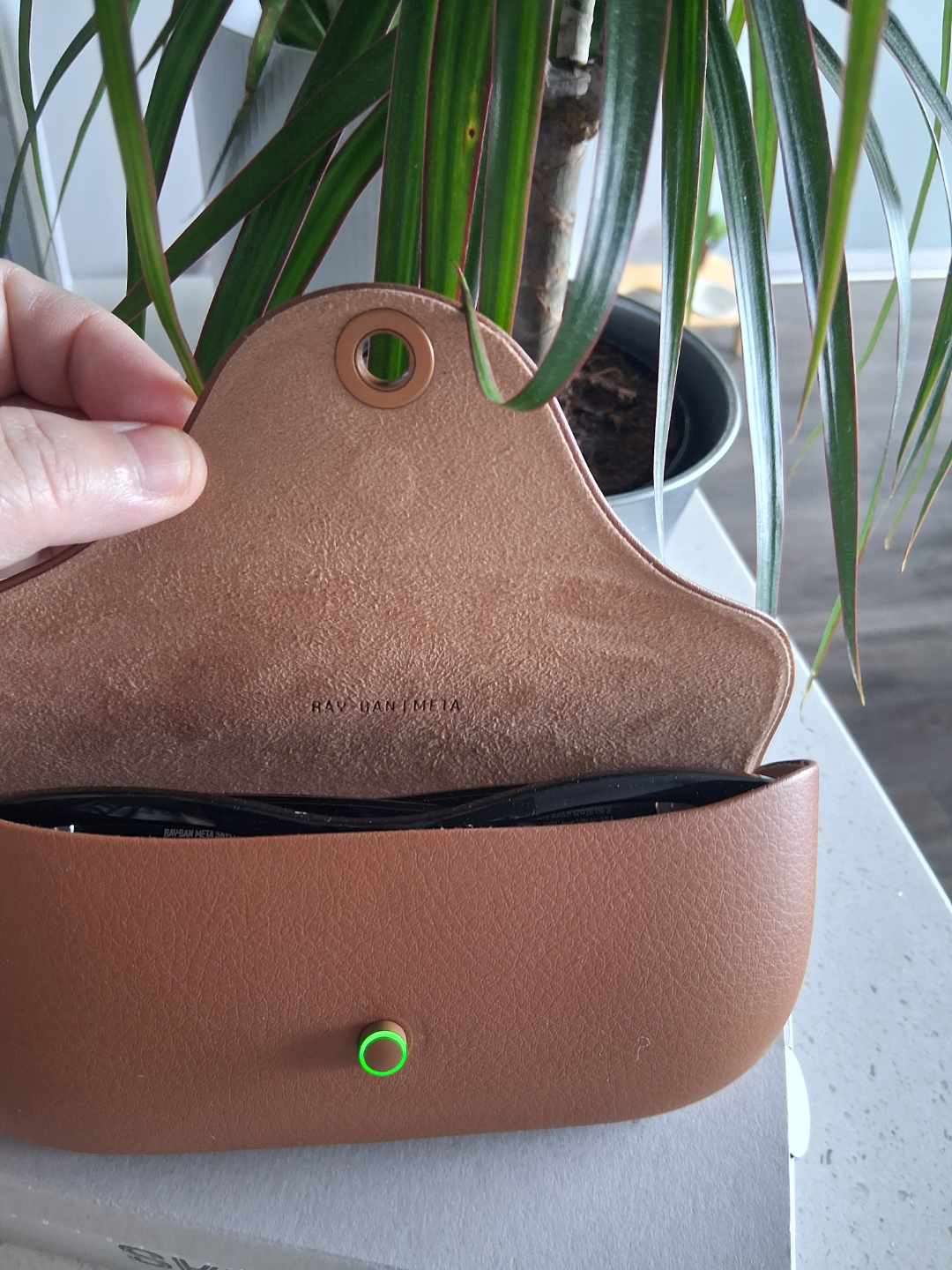 Ray-Ban Meta Skyler Smart Glasses W/Receipt +Free NY painting - photo 4