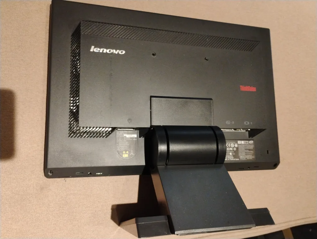 💚Lenovo ThinkVision L197WA Computer Monitor with Cables image indicator(2)