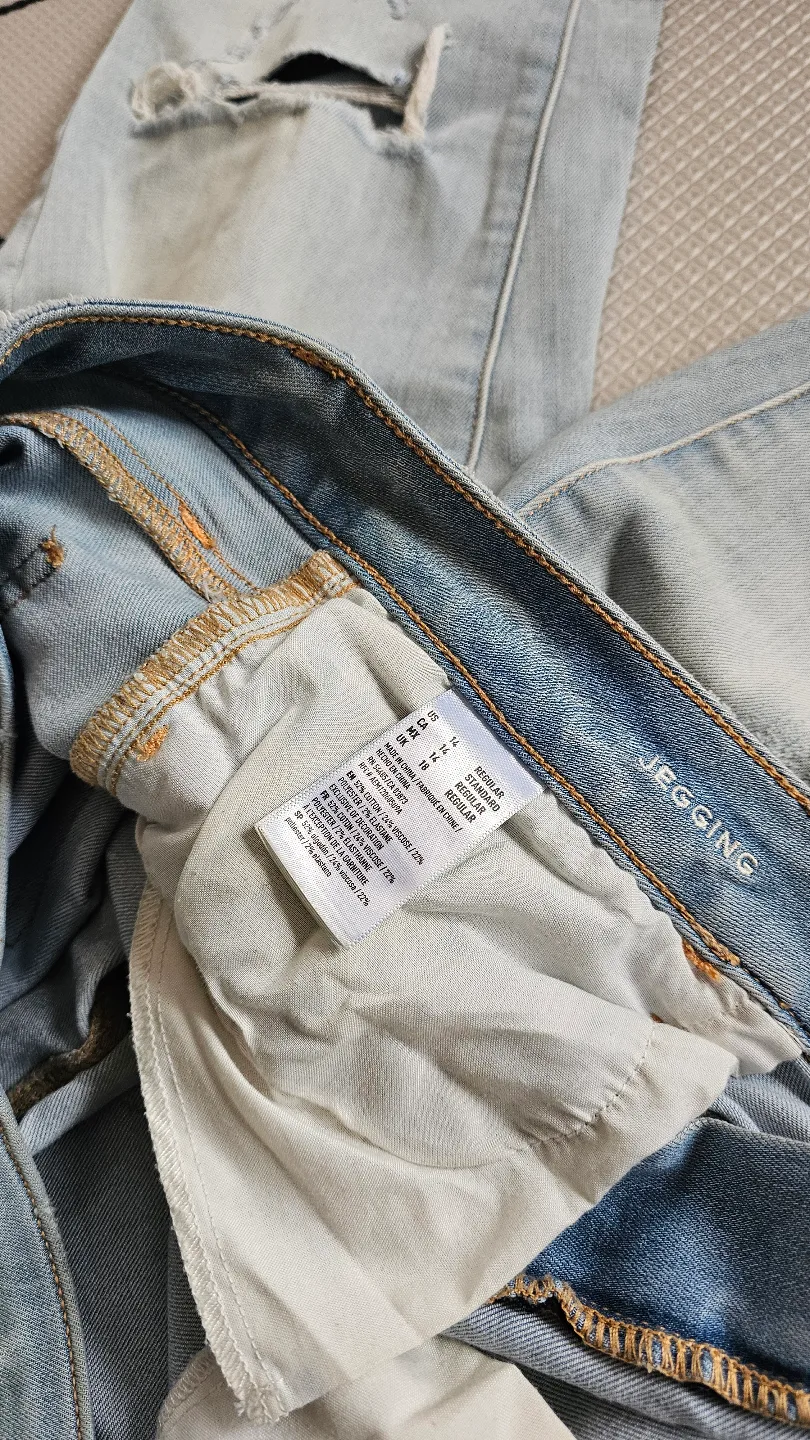 American Eagle Outfitters Jeggings - Light Wash - Size 2 image indicator(5)