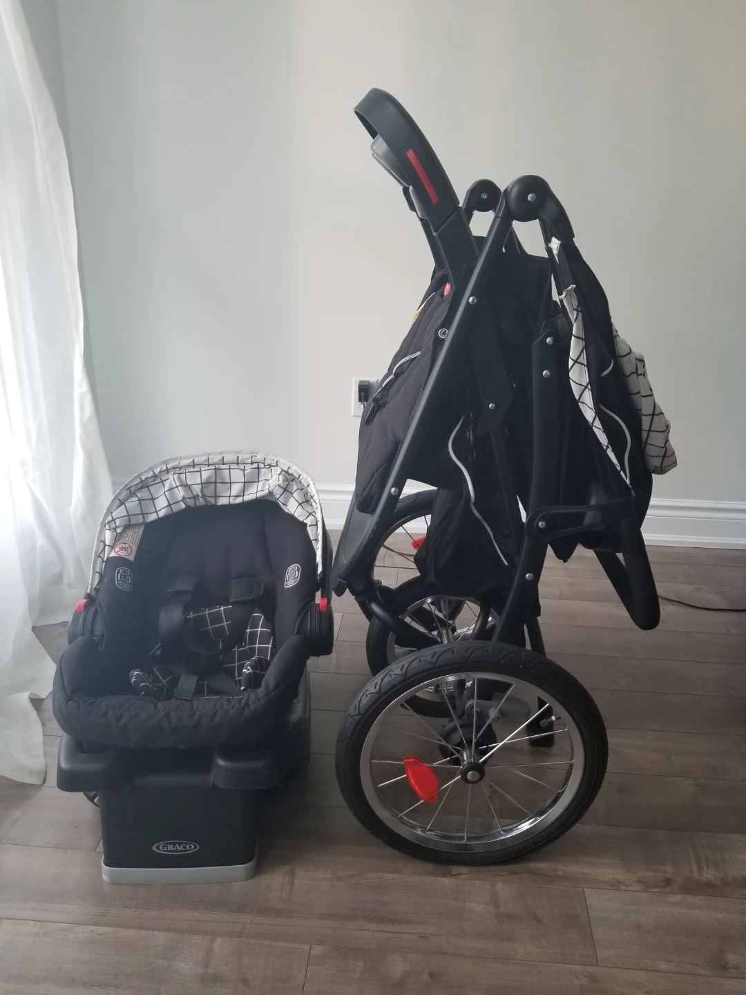 Graco Jogging Stroller and SnugRide Infant Car Seat - photo 4