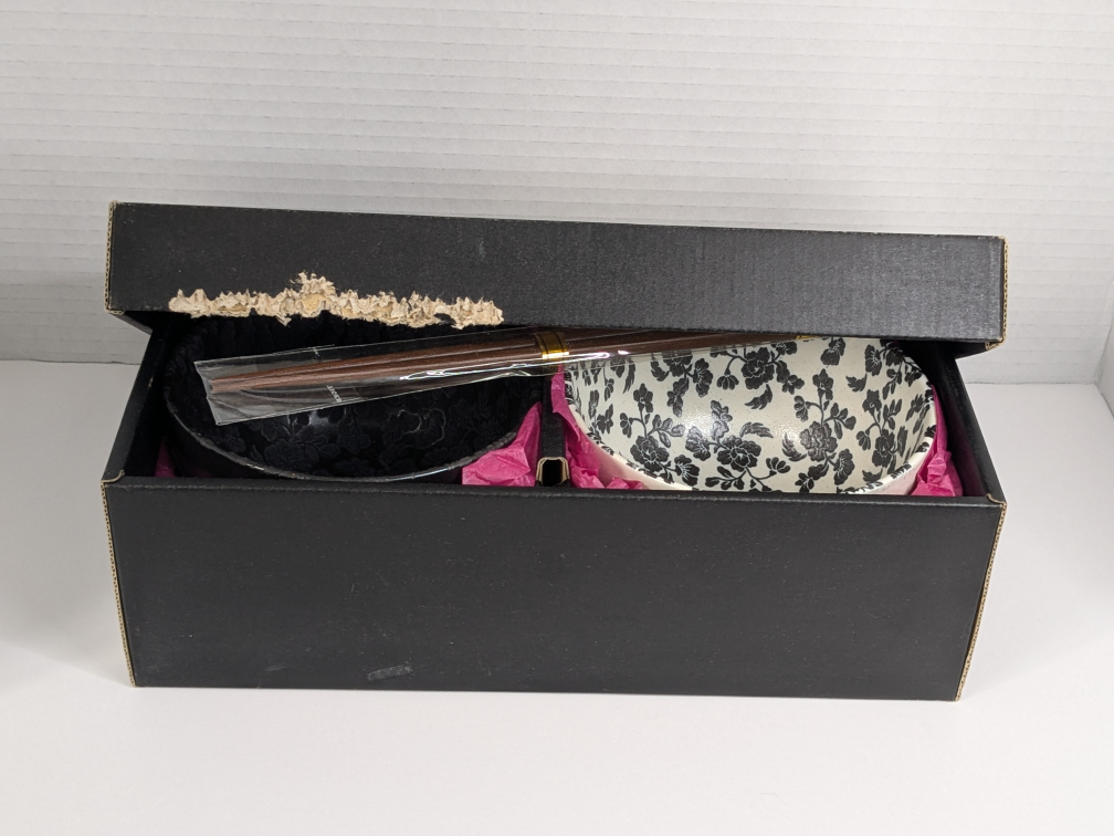 Japanese-Style Two-Bowl Set with Chopsticks - photo 4