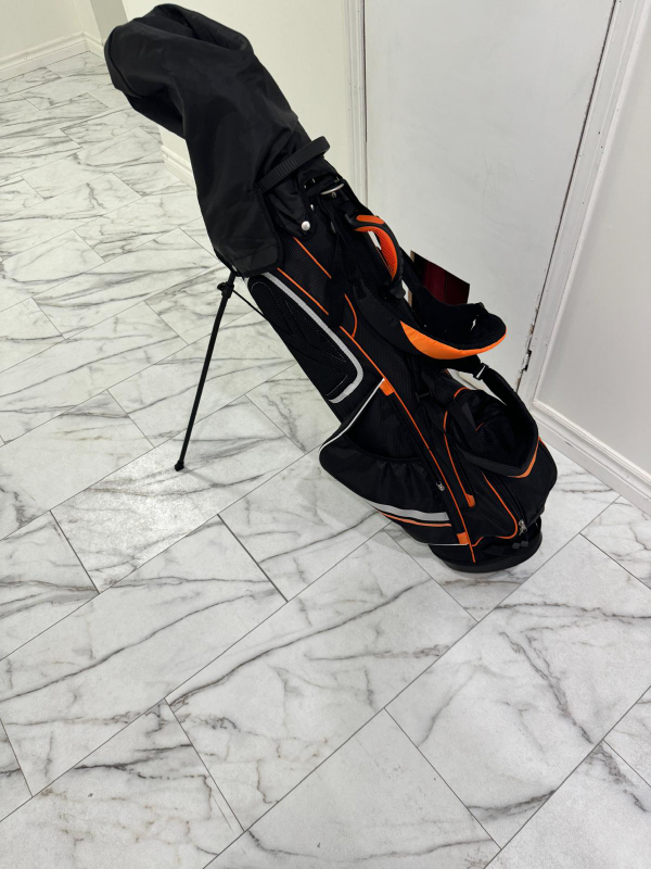Pre-owned Golf Club Set with Stand Bag