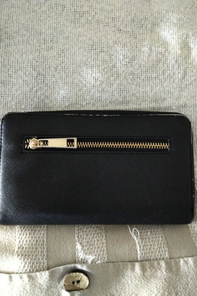 Fossil /Aldo Leather Wallet - Off-White&Black image indicator(7)