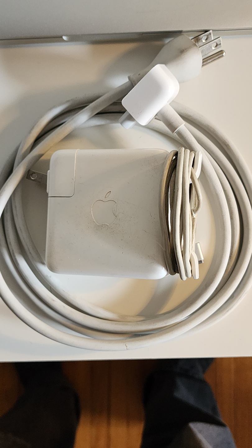 MacBook Pro 13" with Charger - photo 4