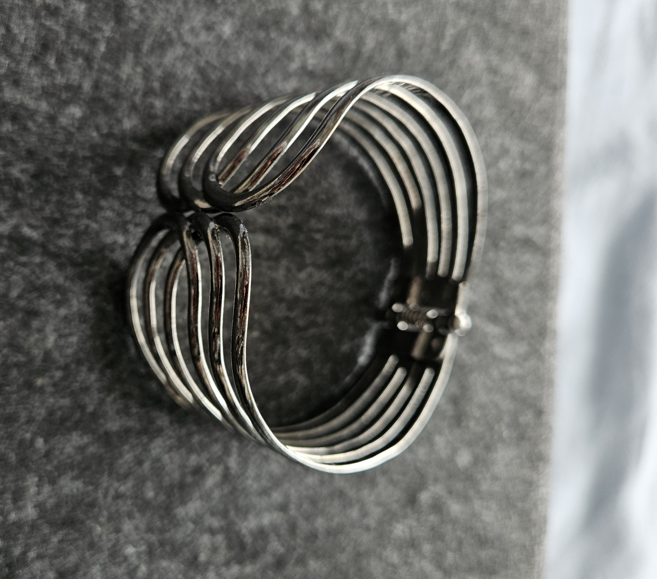 NEGOTIABLE - Beautiful Silver Dark Grey Metal Cuff Bracelet - photo 3