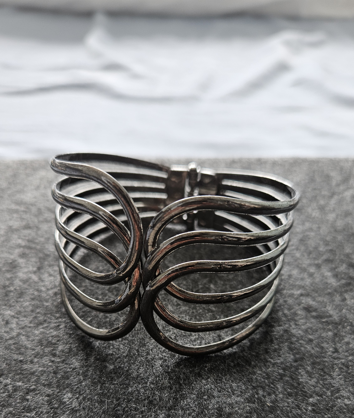 NEGOTIABLE - Beautiful Silver Dark Grey Metal Cuff Bracelet - photo 4