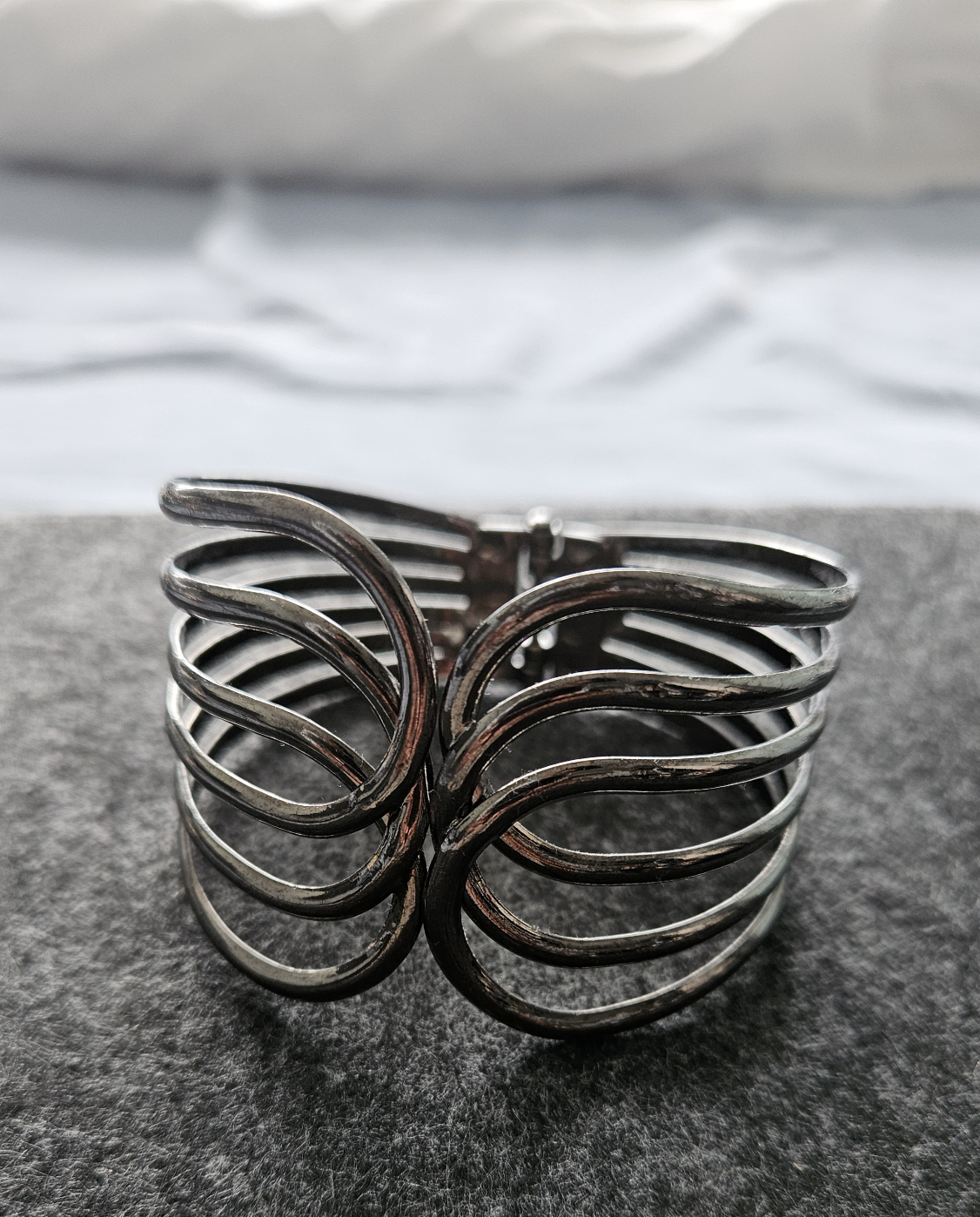 NEGOTIABLE - Beautiful Silver Dark Grey Metal Cuff Bracelet - photo 5