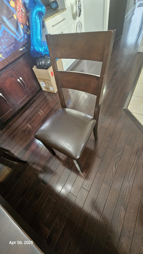 Dining table and chairs - Don't miss this - photo 5