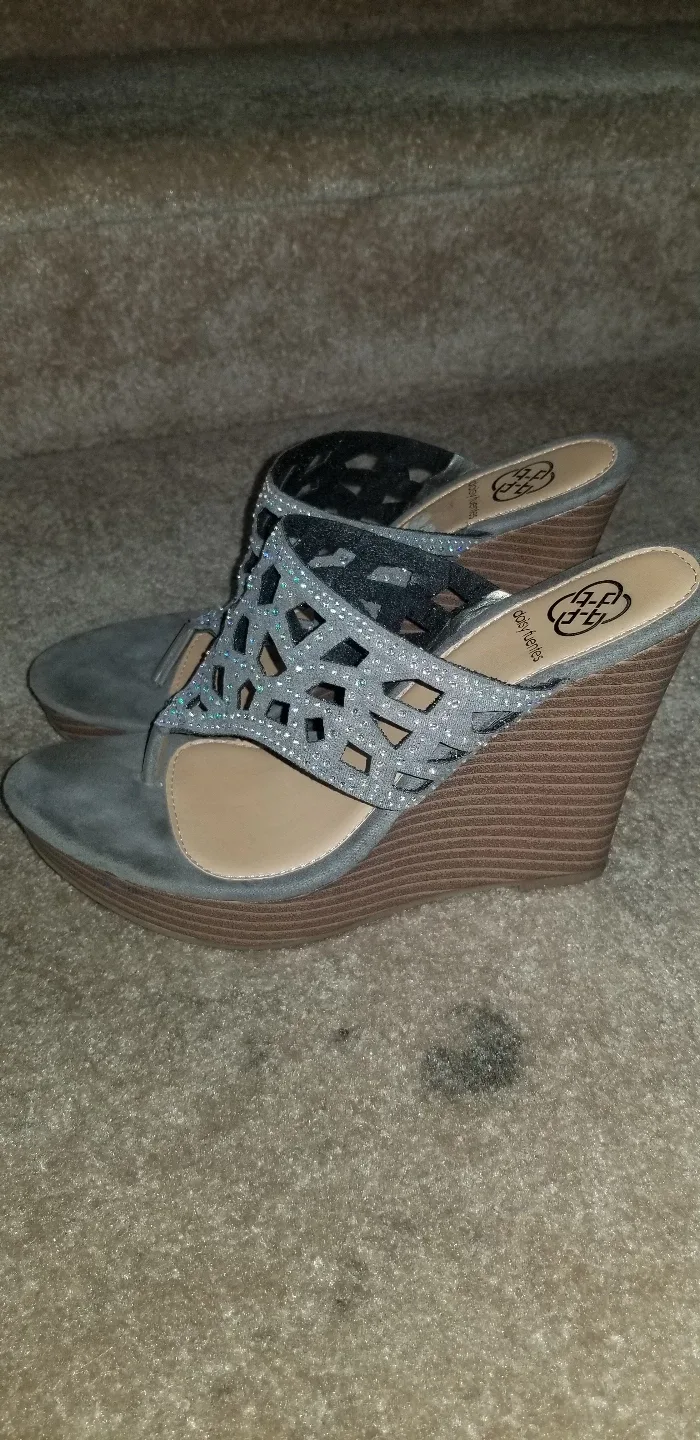 Summer Wedges Size 8 thumbnail