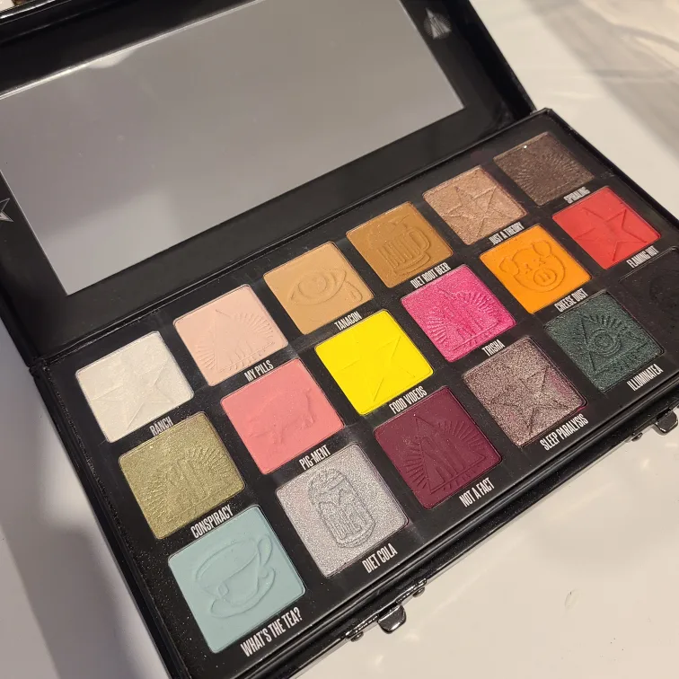Jeffree Star Cosmetics Conspiracy Palette 💚 image indicator(2)