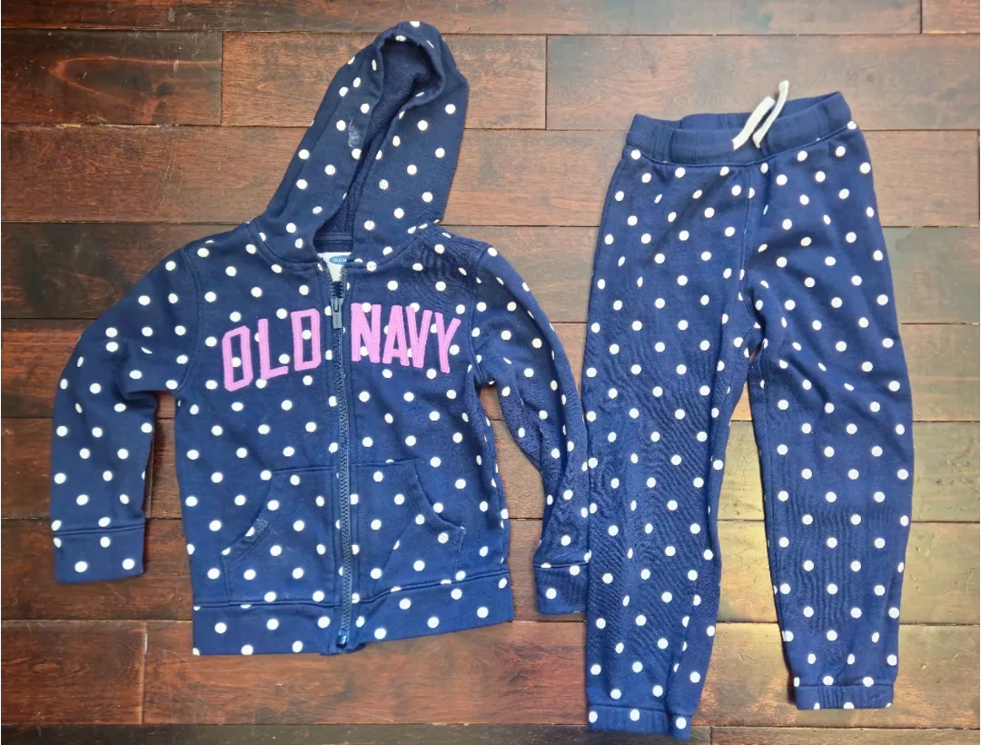 Old Navy Girls' Size 4T Zip-Up Hoodie and Joggers Set thumbnail