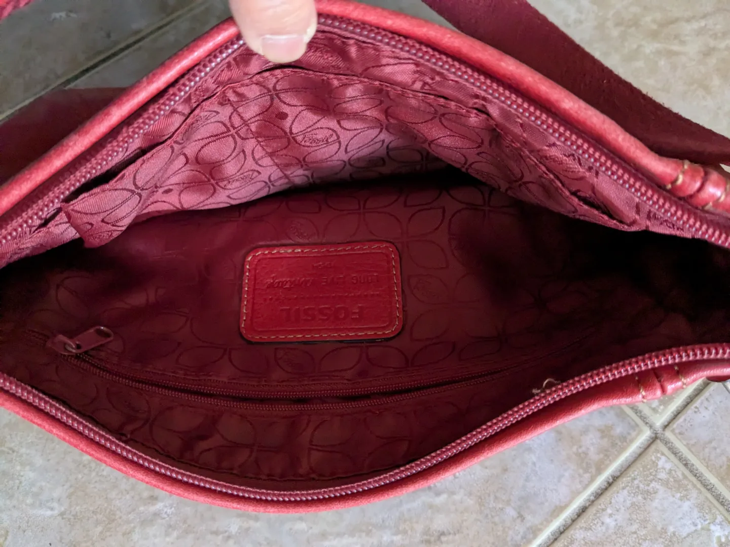 Fossil Red Leather Shoulder Bag image indicator(3)
