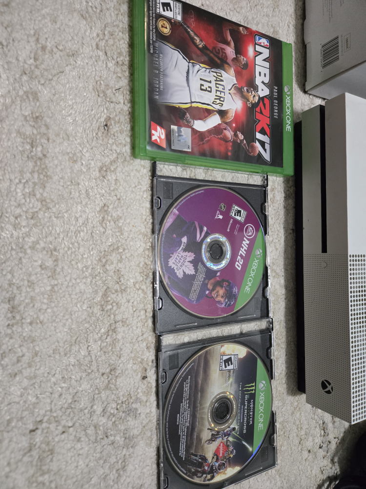 Xbox One Console Bundle - Games, Controller & Headset - photo 2