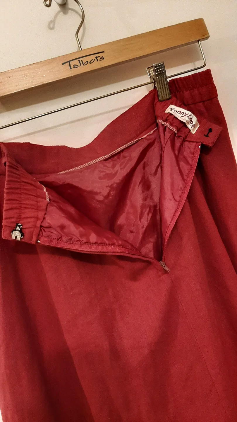 Red Skirt with Pockets image indicator(5)