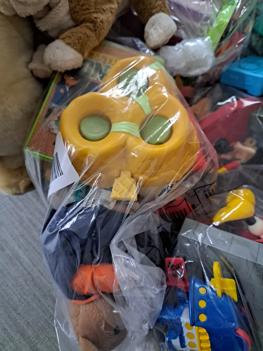 Free toys (Pickup at Richmond Hill L4S) image indicator(3)