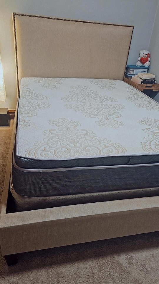 Queen Size Bed Frame with Mattress - photo 2