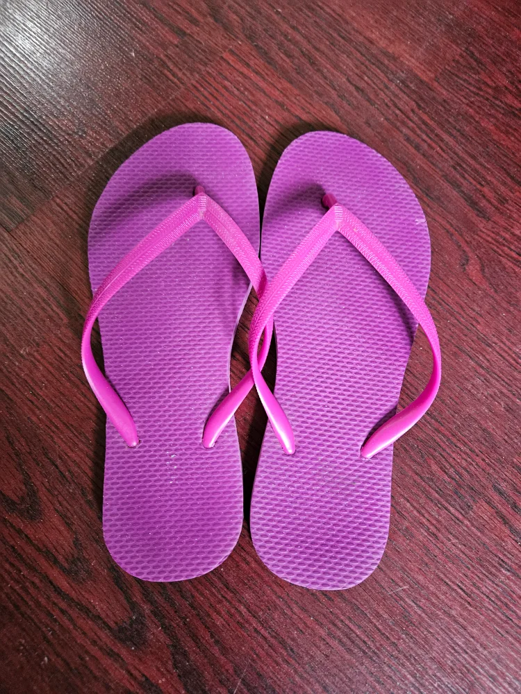 💚  Pair of Old Navy Flip Flops - Blue and Purple image indicator(2)