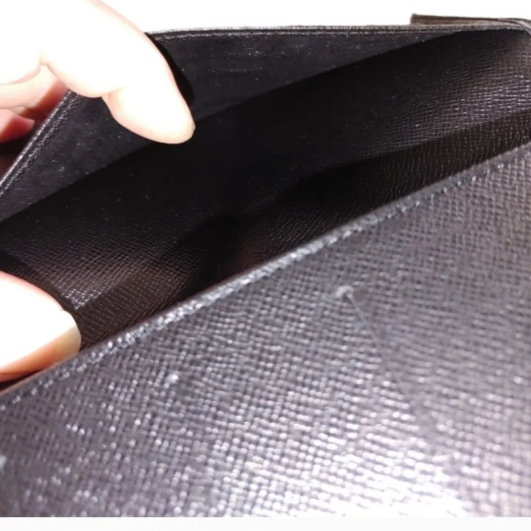 Louis Vuitton Epi Leather Passport Long Wallet image indicator(8)