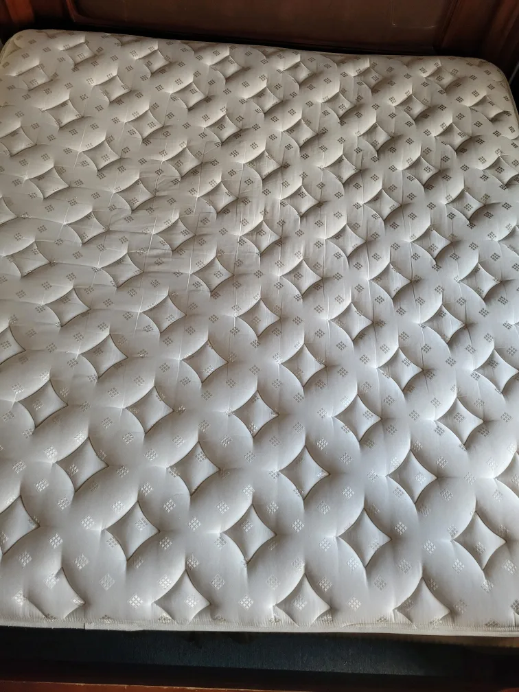 KING Size Mattress - Great Condition thumbnail