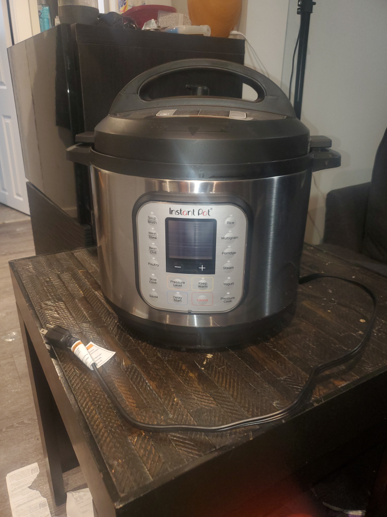 Instant Pot Electric Pressure Cooker 8qt