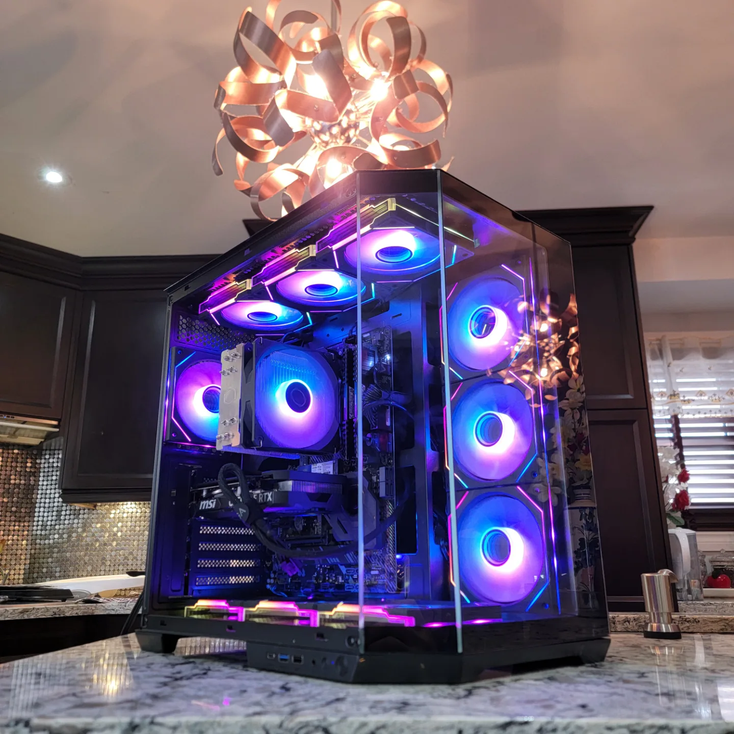 BRAND NEW - CUSTOM GAMING PC : Ryzen 7 5800x / RTX 4060 image indicator(5)