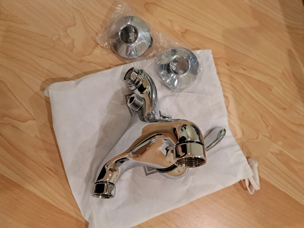 Delong Chrome Two-Handle Lavatory Faucet image indicator(4)