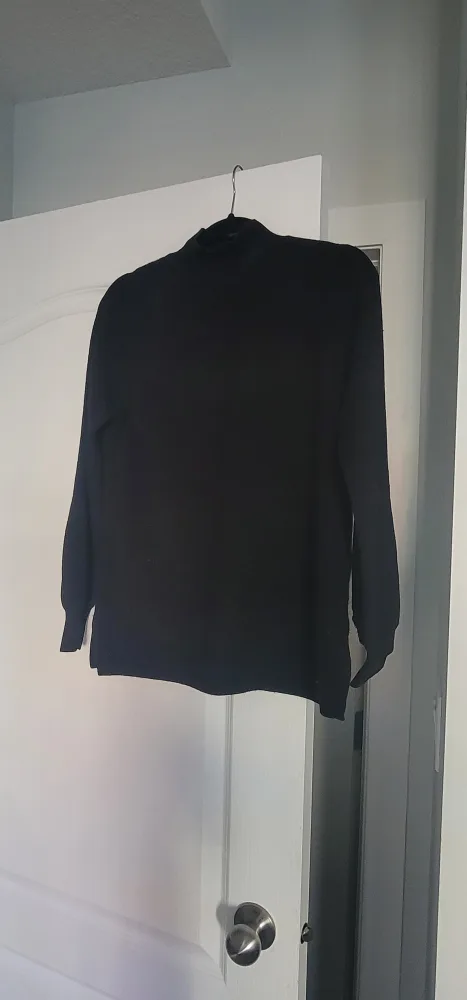 Women's Clothing Bundle: Vest, Sweaters & Shirt image indicator(4)