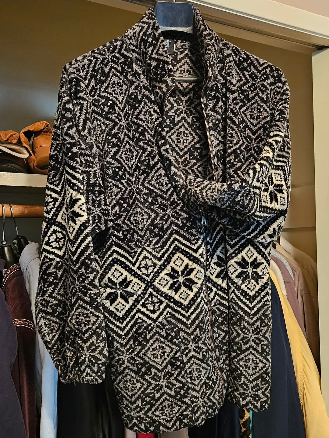 Women's Black and White Fleece Jacket