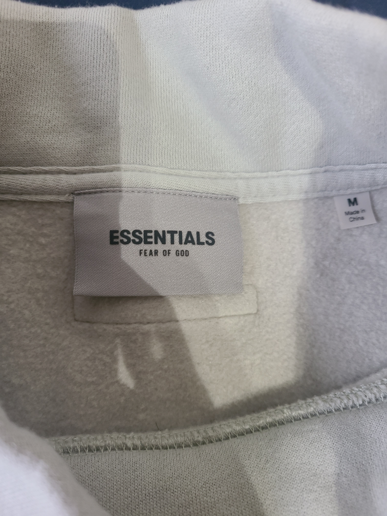 Essentials Sweatshirt - Size M - photo 4