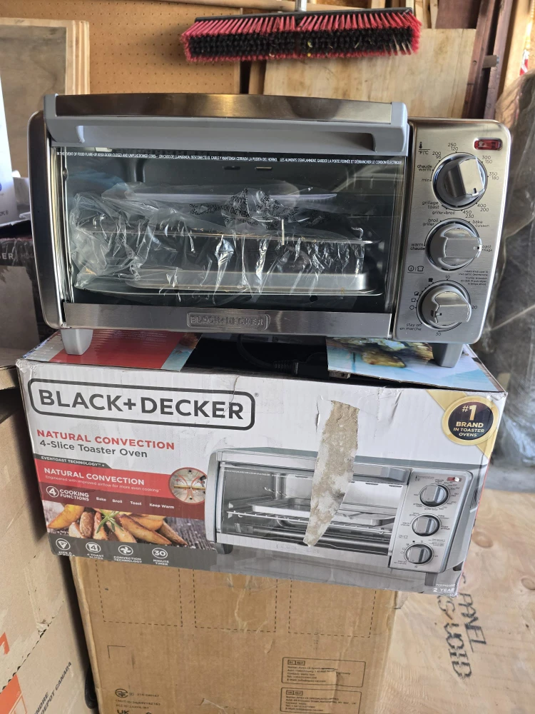 Black+Decker 4-Slice Toaster Oven - Natural Convection
