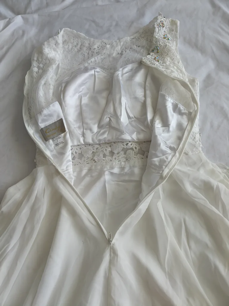 White Lace Dress with Rhinestones image indicator(6)