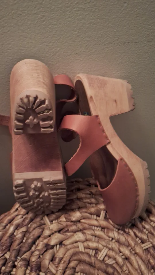 Tan Leather Clogs image indicator(2)