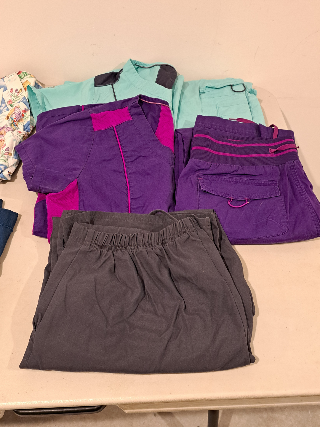Ladies large scrubs - photo 4