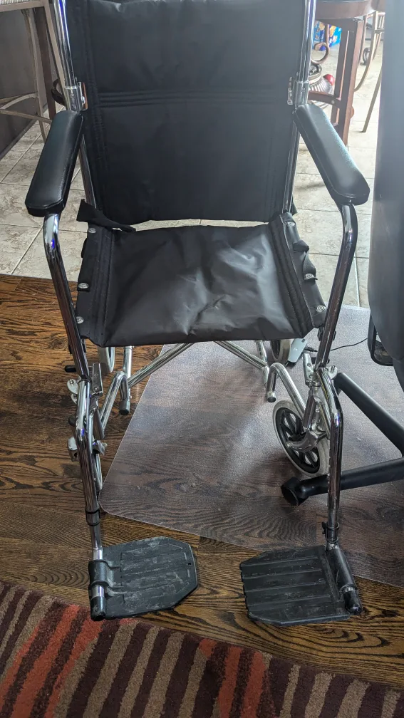 AMG Lightweight Transport Wheelchair image indicator(2)