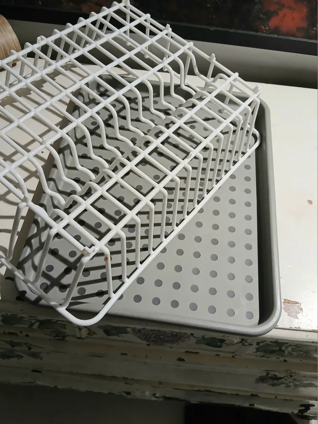 White Wire Dish Drying Rack with Grey Tray image indicator(2)